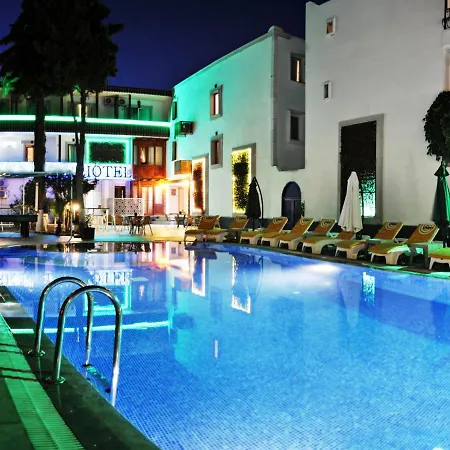 Bleu Nuit Ξενοδοχείο 4*