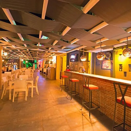 Bleu Nuit ホテル 4*