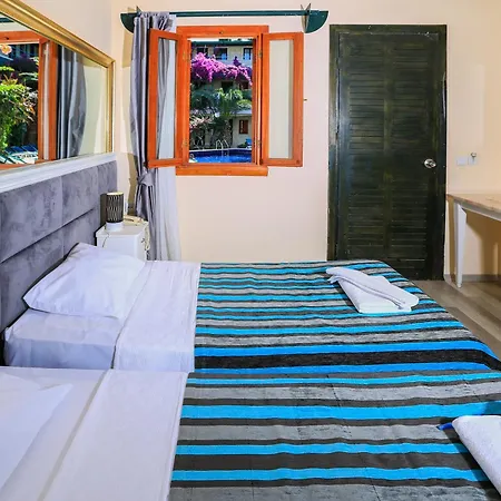 ホテル Bleu Nuit 4*