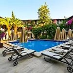 فندق Bleu Nuit 4*