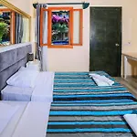 فندق Bleu Nuit 4*